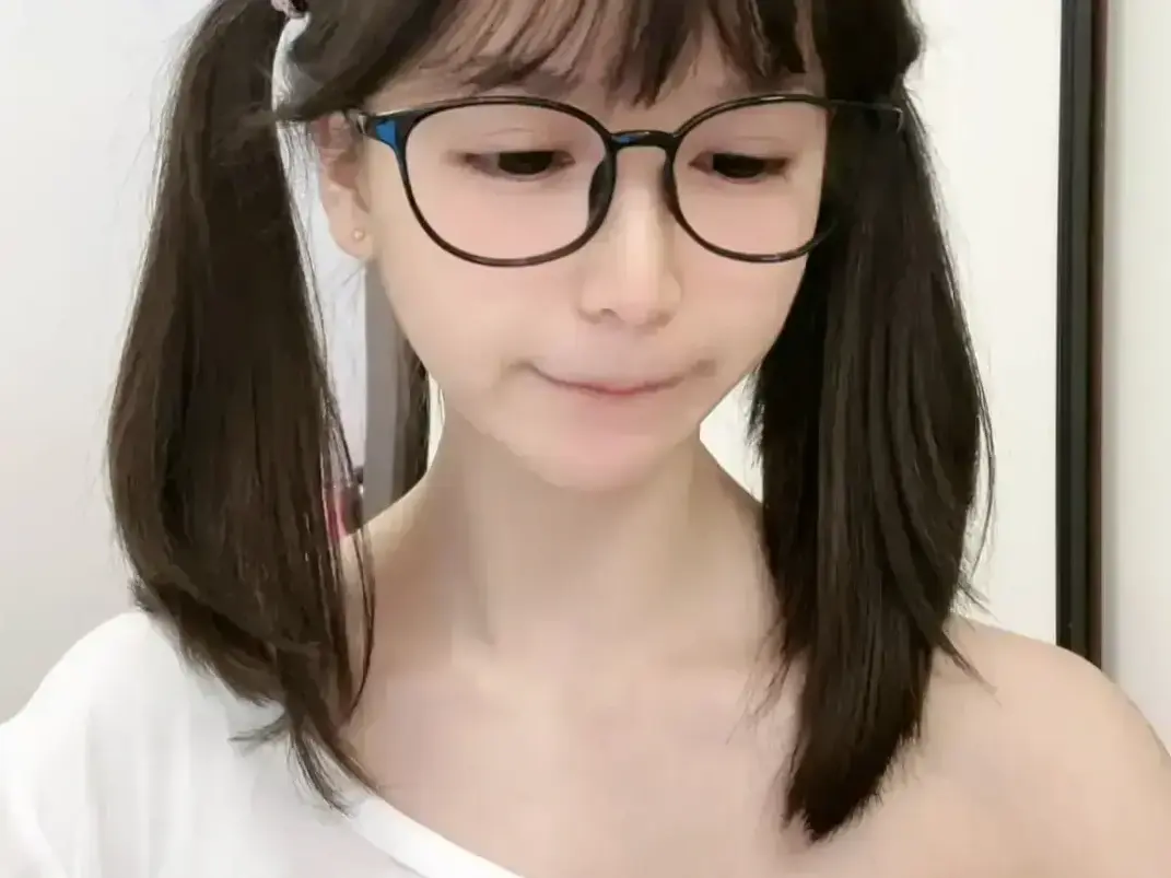 《天才交易员萌小栖》咯咯哒vlog原视频无删减全集免费在线观看-完整版高清资源畅播-纯净观影沉浸感拉满值得二刷