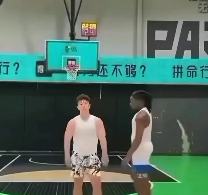 《牛教练的裤子》操场约战友谊赛秒变搞笑名场面-牛教练的裤子超清全集在线观看-最新资源免费播放